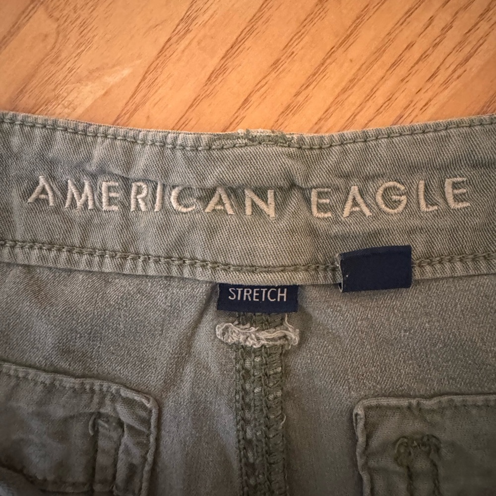American Eagle Green Cargo Pants - Picture 3 of 4